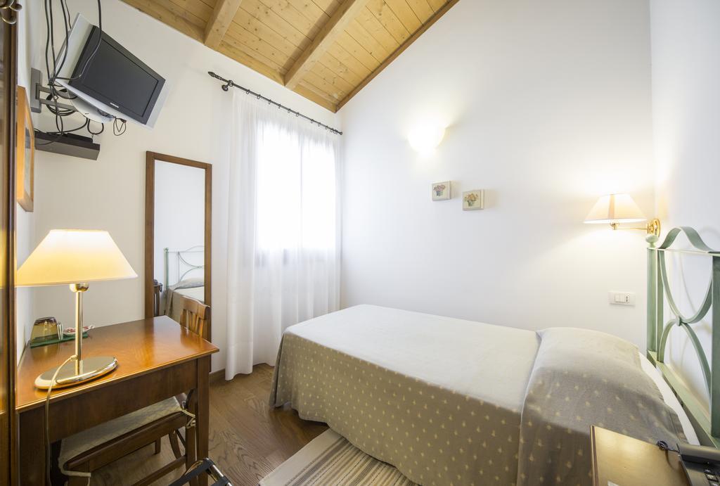 Agriturismo Gaggioli Borgo Delle Vigne ゾーラ・プレドーザ エクステリア 写真