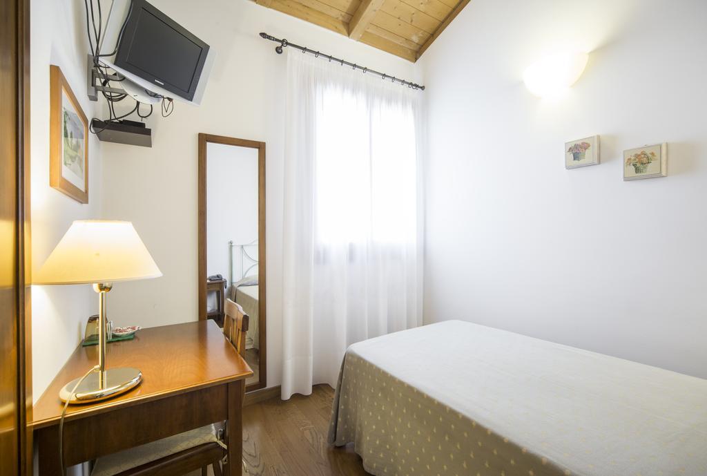 Agriturismo Gaggioli Borgo Delle Vigne ゾーラ・プレドーザ エクステリア 写真